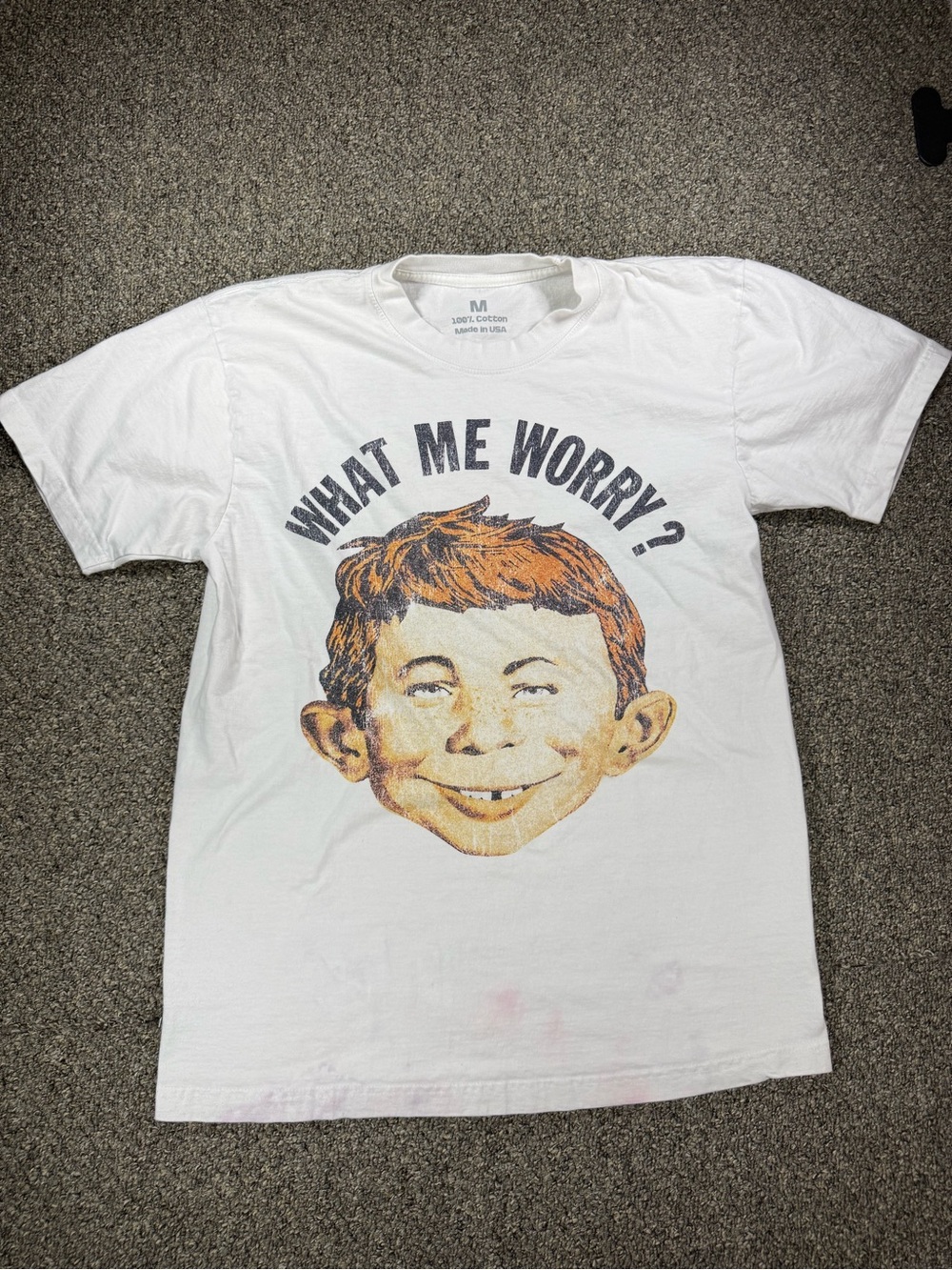 White Short-Sleeve Graphic Tee with Vintage 'What Me Worry?' Print